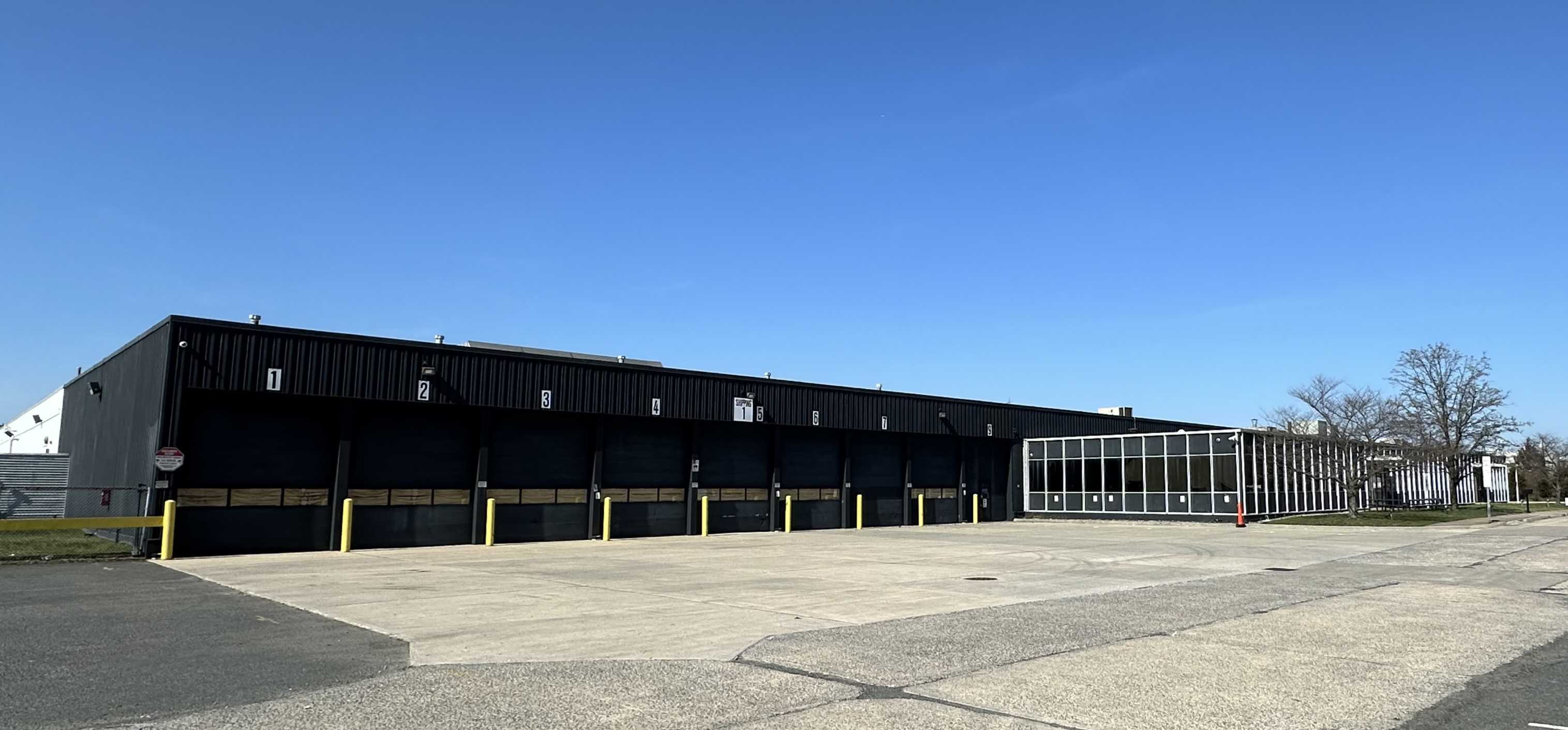Avison Young arranges industrial property lease for Kamps Pallets in North Brunswick, NJ